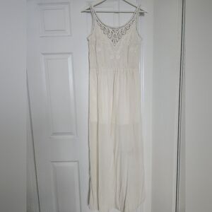 CLUB MONACO MAXI DRESS WITH IVORY EMBROIDERY DETAIL Small